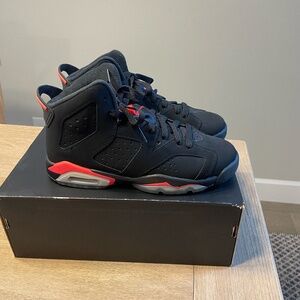 LIKE NEW Jordan 6 Retro “Infrared”